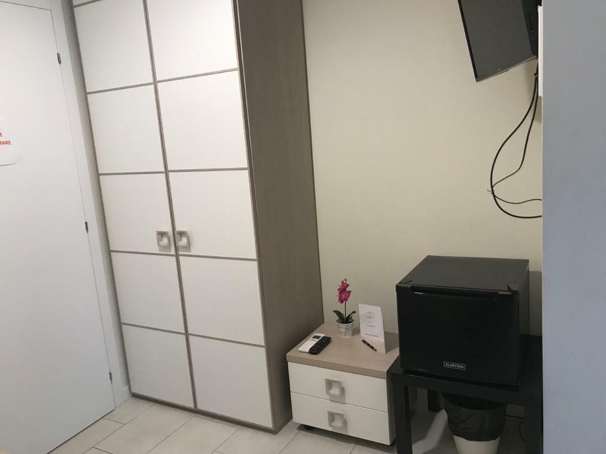 B & B Baffo Settimo Milanese Exterior photo