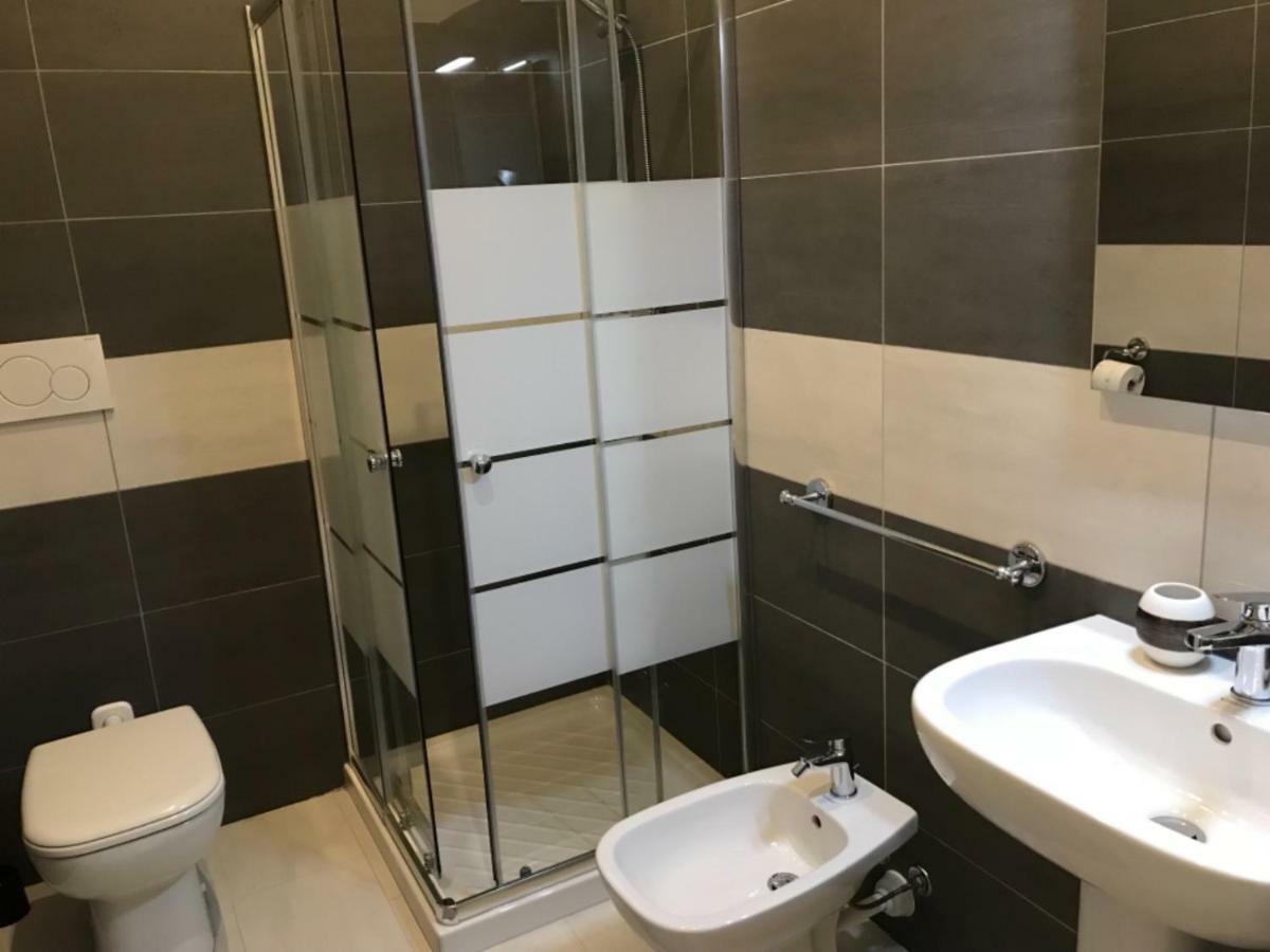 B & B Baffo Settimo Milanese Exterior photo