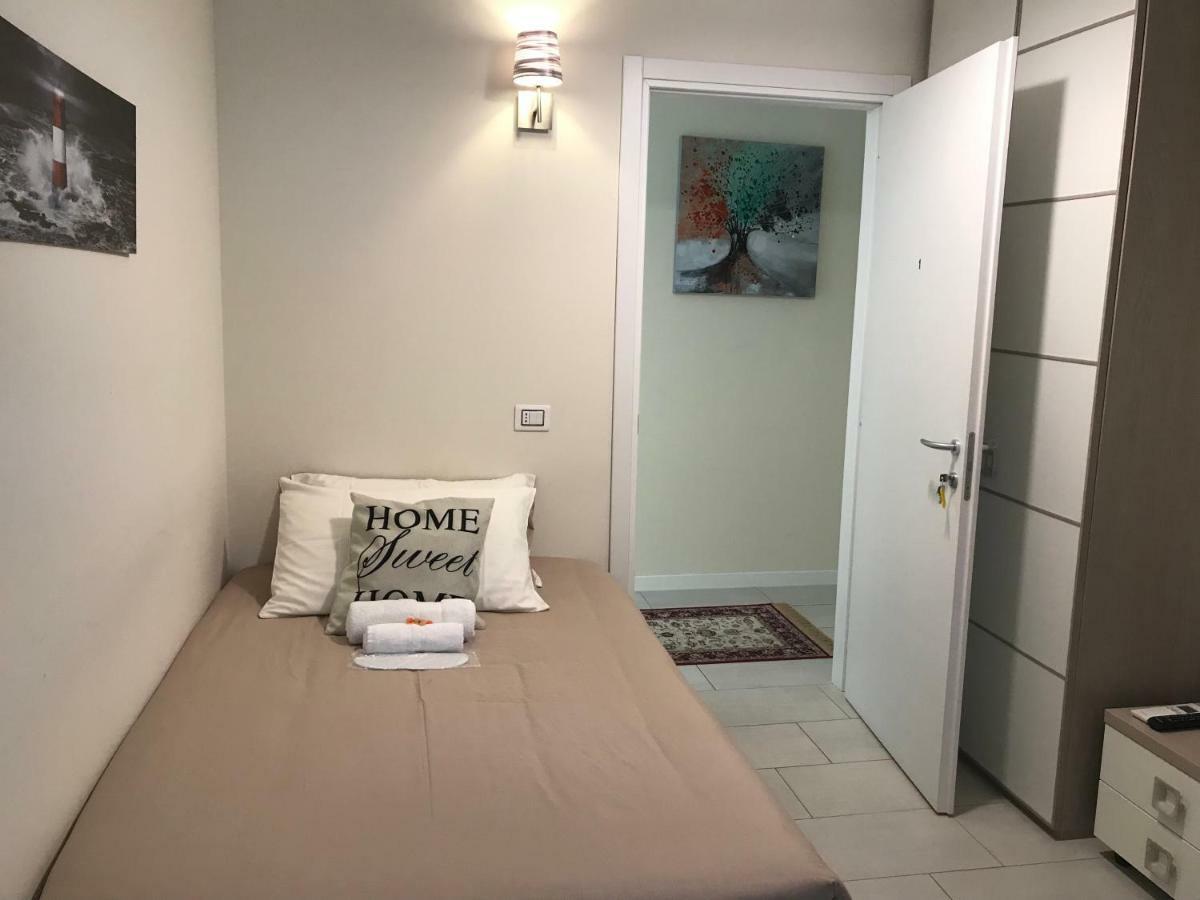 B & B Baffo Settimo Milanese Exterior photo